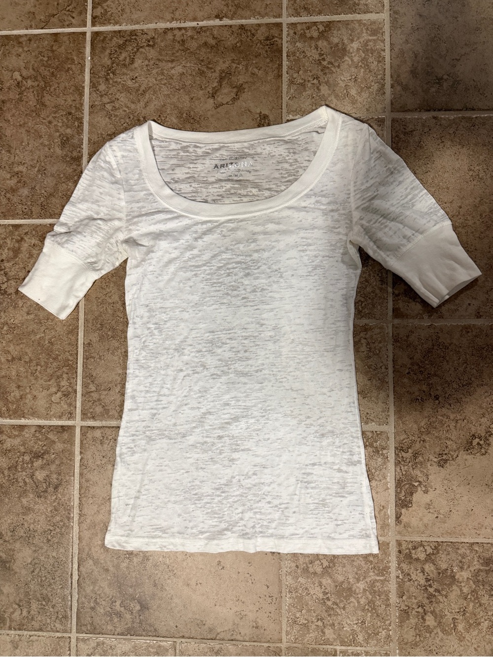 Arizona Jean Company White Scoop Neck Short Sleeve Tee